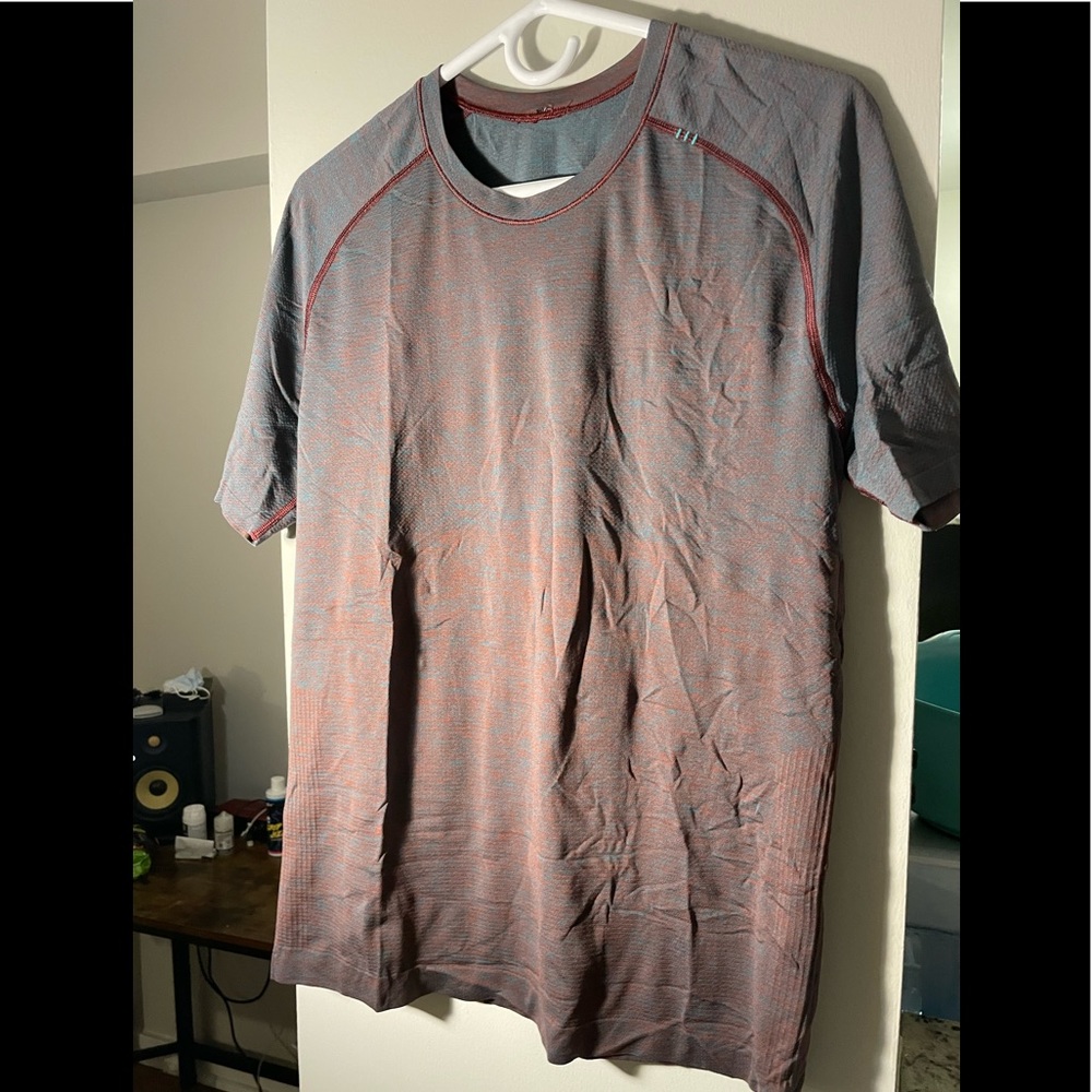 Lulu lemon shirt